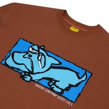 Carica l&#39;immagine nel visualizzatore di Gallery, Carpet Dog Tee
