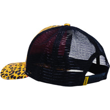Carica l&#39;immagine nel visualizzatore di Gallery, Carpet Cheetah Trucker Hat
