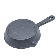 Carica l&#39;immagine nel visualizzatore di Gallery, Carpet C-Star Cast Iron Egg Skillet
